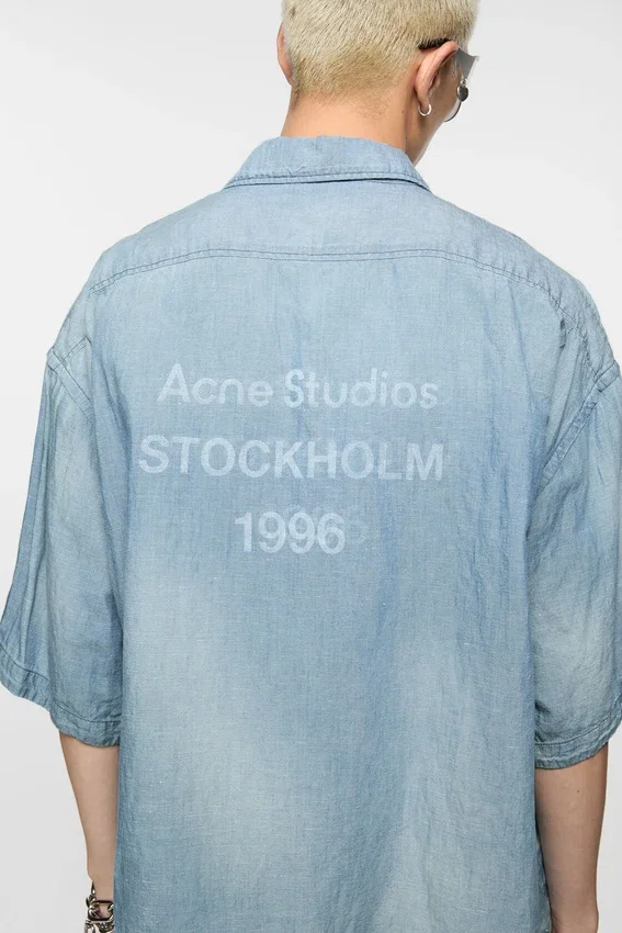 Button-up shirt logo stamp