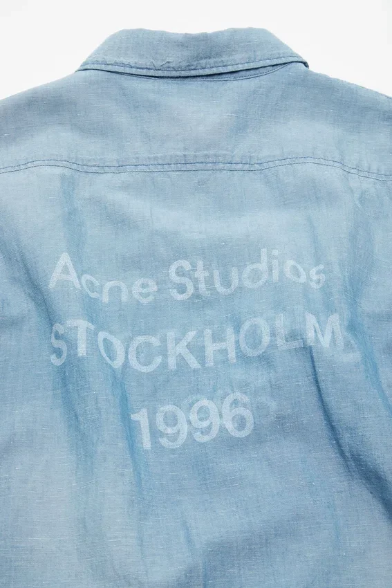 Button-up shirt logo stamp