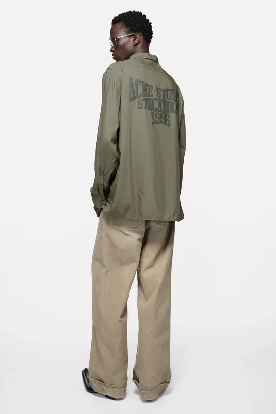 Button-up shirt with logo