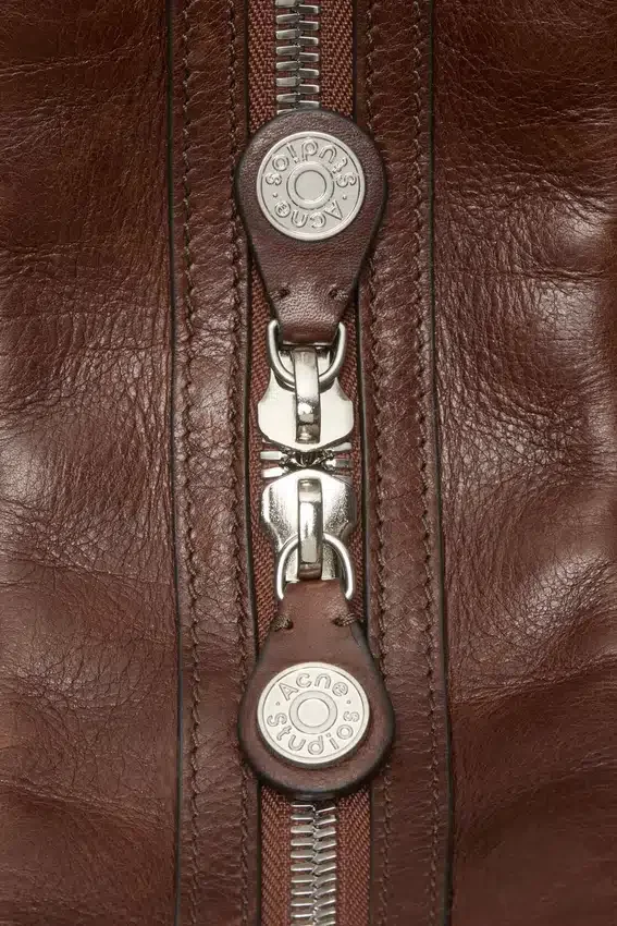 Camero Camera bag with buckles