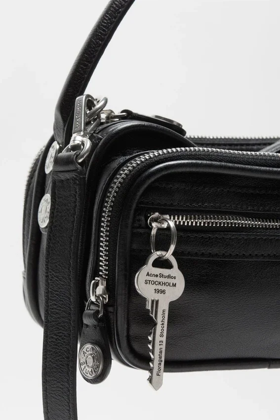 Camero kit crossbody bag