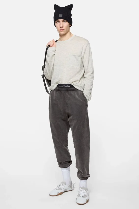 Cashmere sweater
