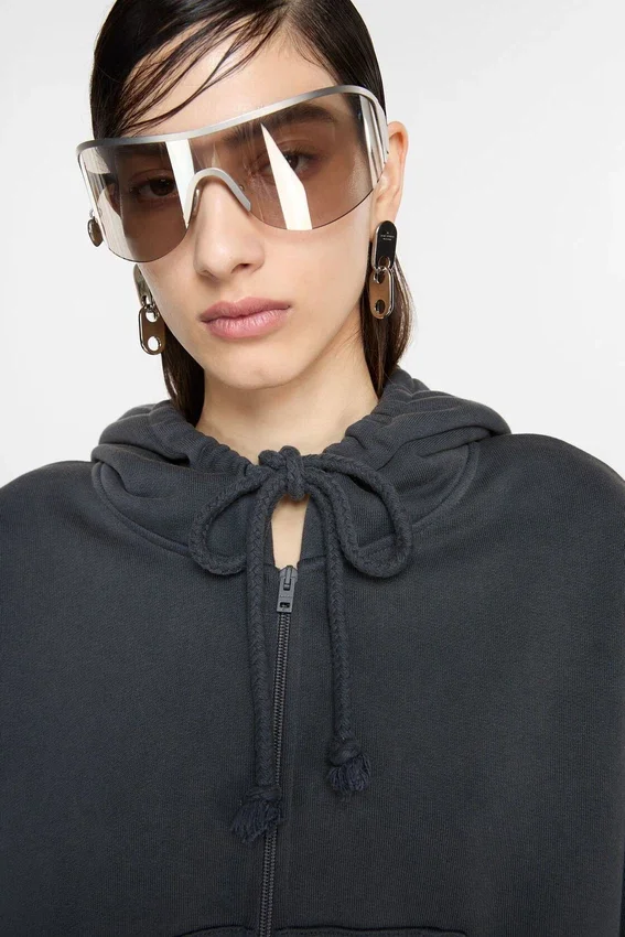 Chain lock earring