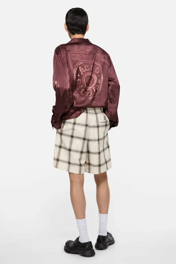 Check shorts