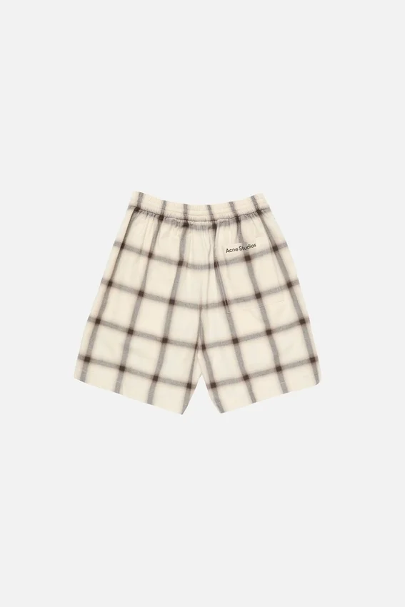 Check shorts