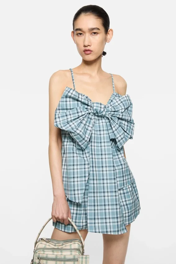 Check top with bow