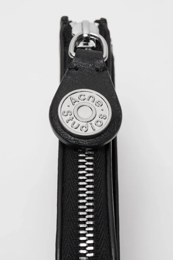 Compact zip wallet