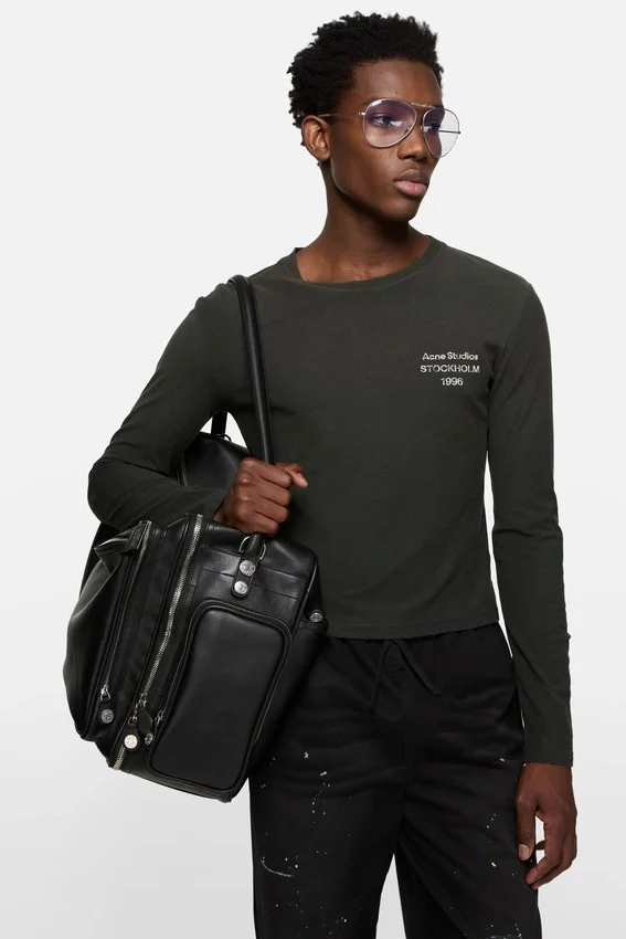 Distressed logo t-shirt
