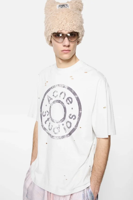 Distressed logo t-shirt