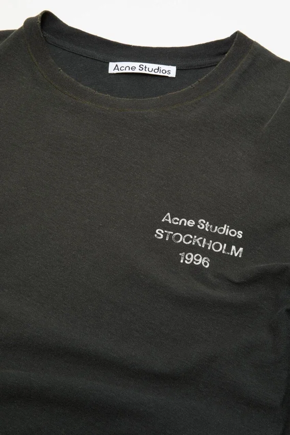 Distressed logo t-shirt