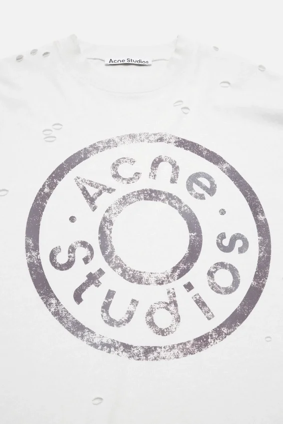 Distressed logo t-shirt