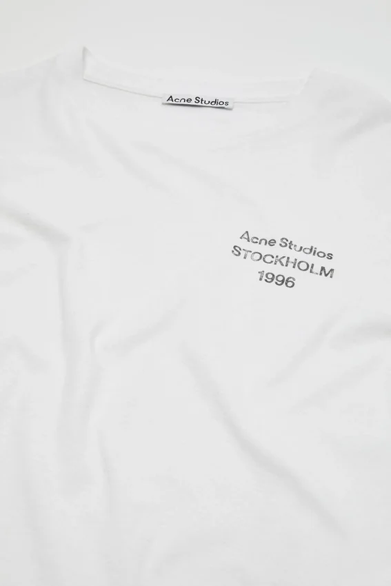 Distressed logo t-shirt