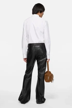 Fitted button-up shirt