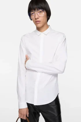 Fitted button-up shirt