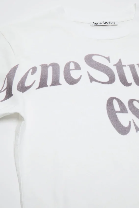 Fitted graphic t-shirt