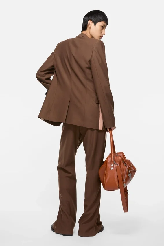 Fitted suit jacket