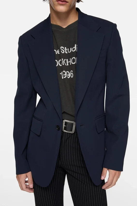 Fitted suit jacket