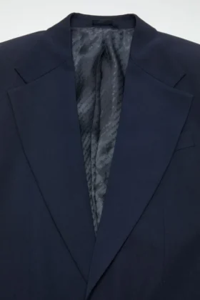 Fitted suit jacket
