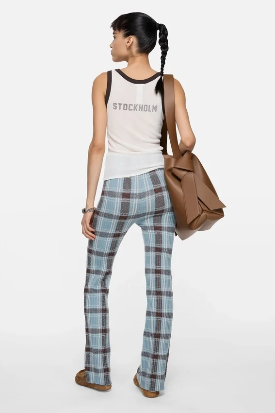 Fitted wool trousers