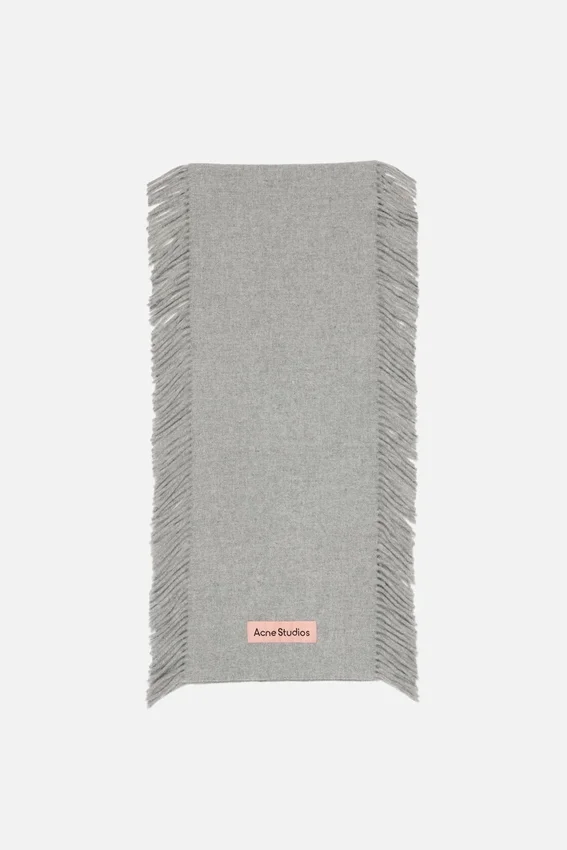 Fringe wool scarf