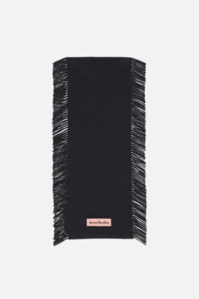 Fringe wool scarf