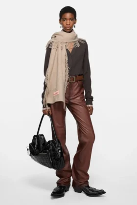 Fringe wool scarf