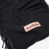 Fringe wool scarf