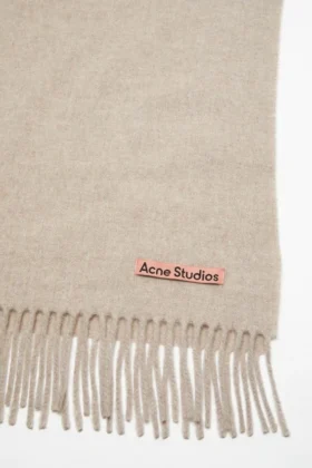Fringe wool scarf – oversized