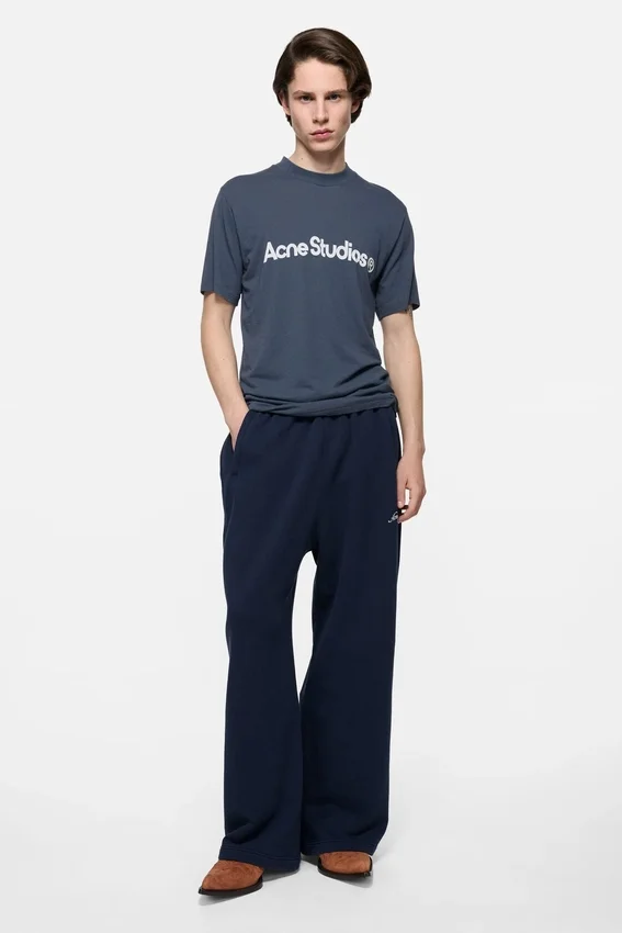 Graphic t-shirt