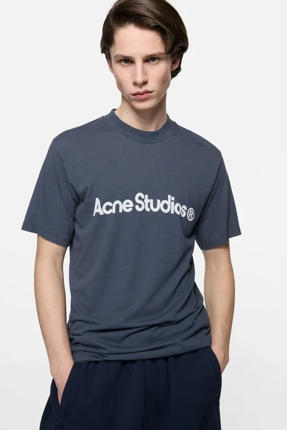 Graphic t-shirt