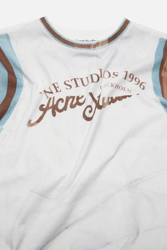Graphic t-shirt