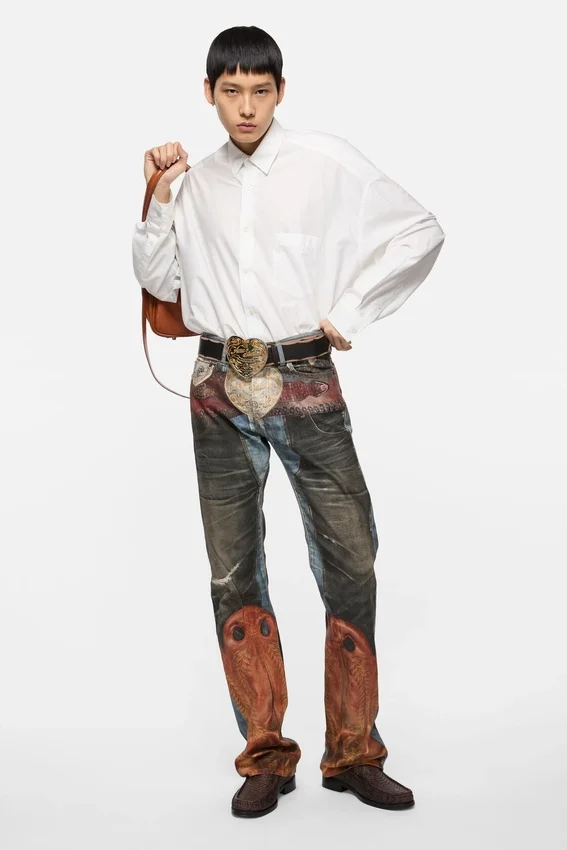 Heart logo buckle belt