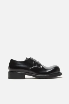 Lace-up leather shoes