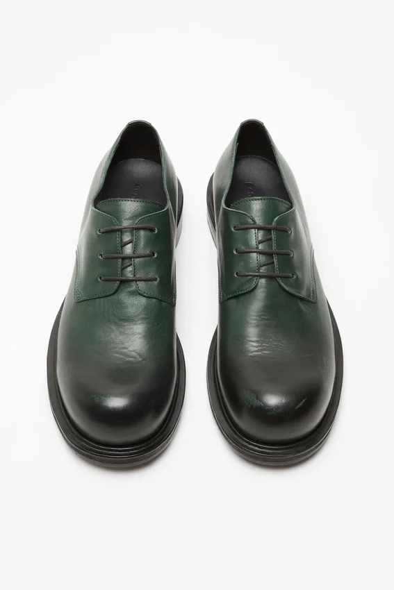 Lace-up leather shoes