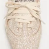 Lace-up leather shoes