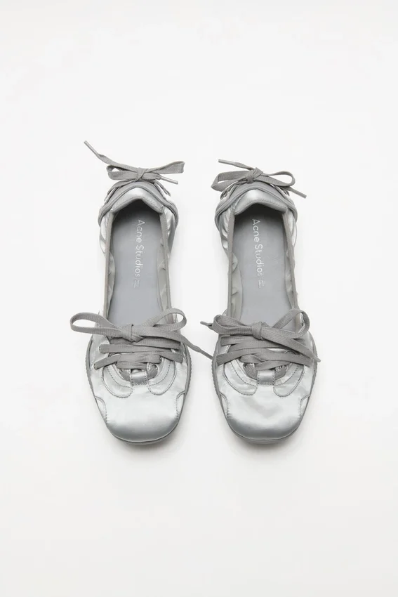Lace-up satin shoes