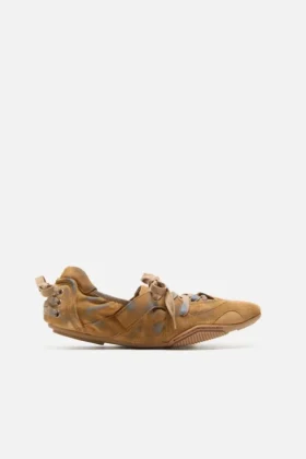 Lace-up suede shoes