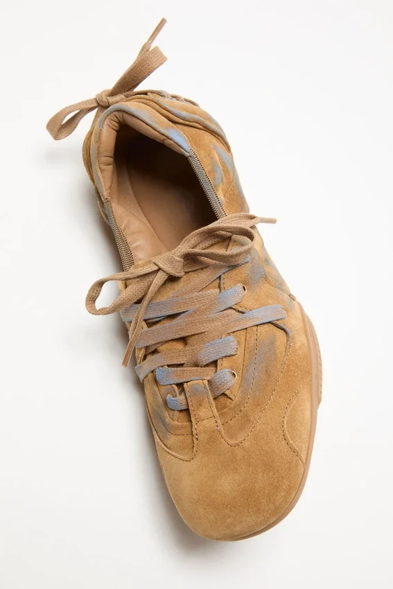 Lace-up suede shoes