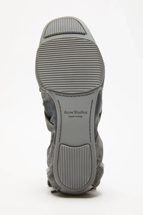 Lace-up suede shoes