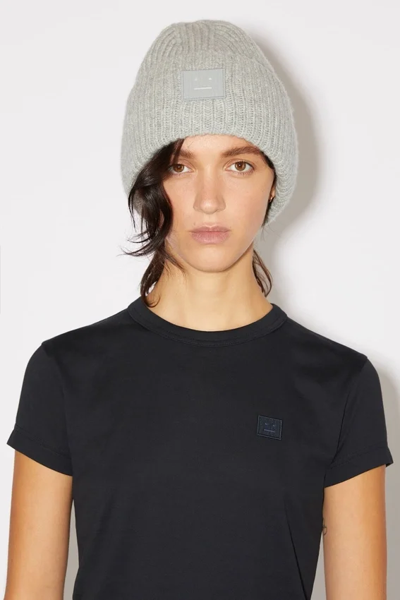 Large face logo beanie