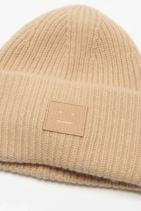Large face logo beanie