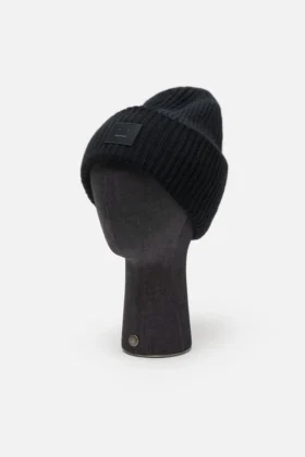 Large face logo beanie – Yak