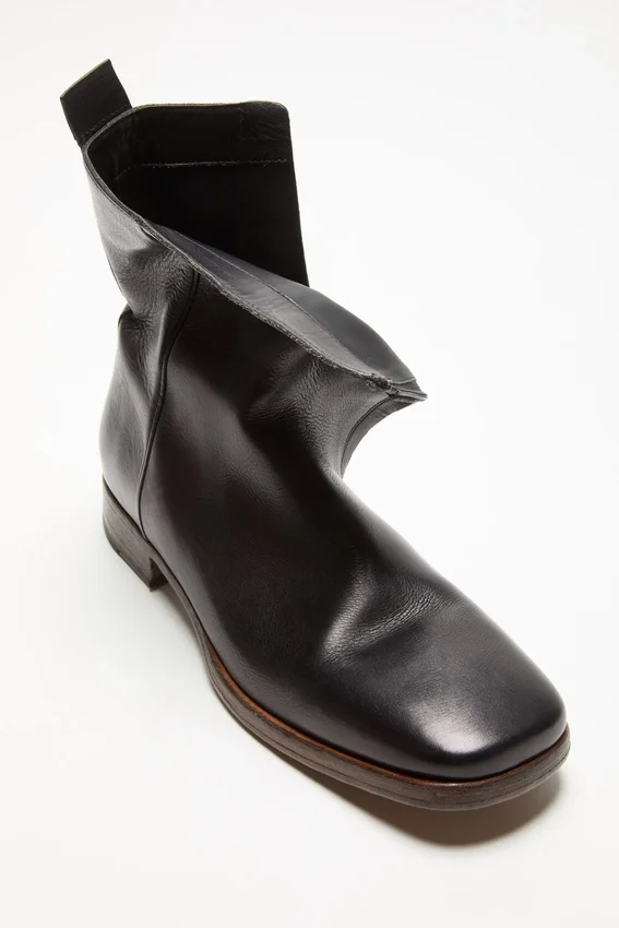 Leather ankle boot
