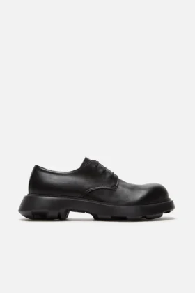 Leather lace-up shoes