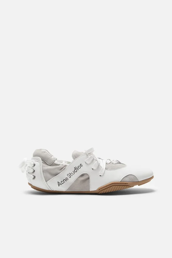 Leather lace-up shoes