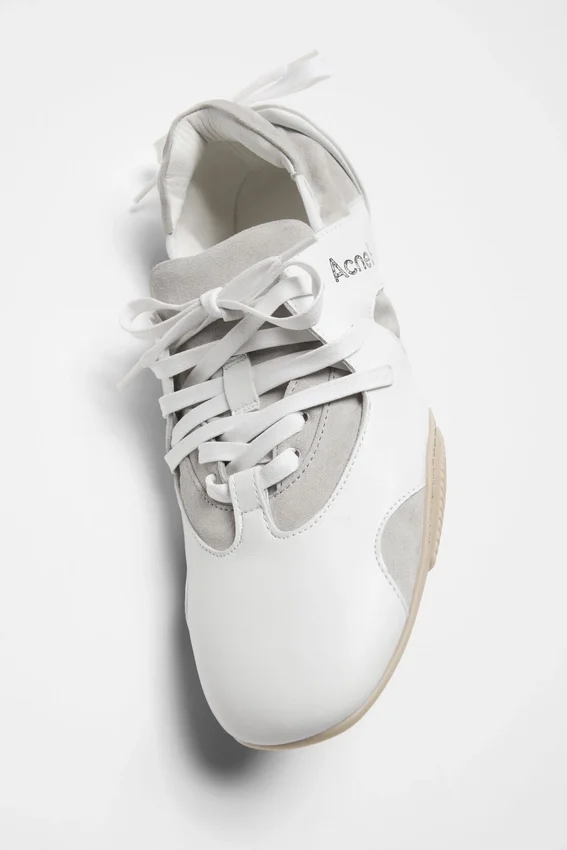 Leather lace-up shoes