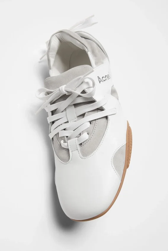 Leather lace-up shoes