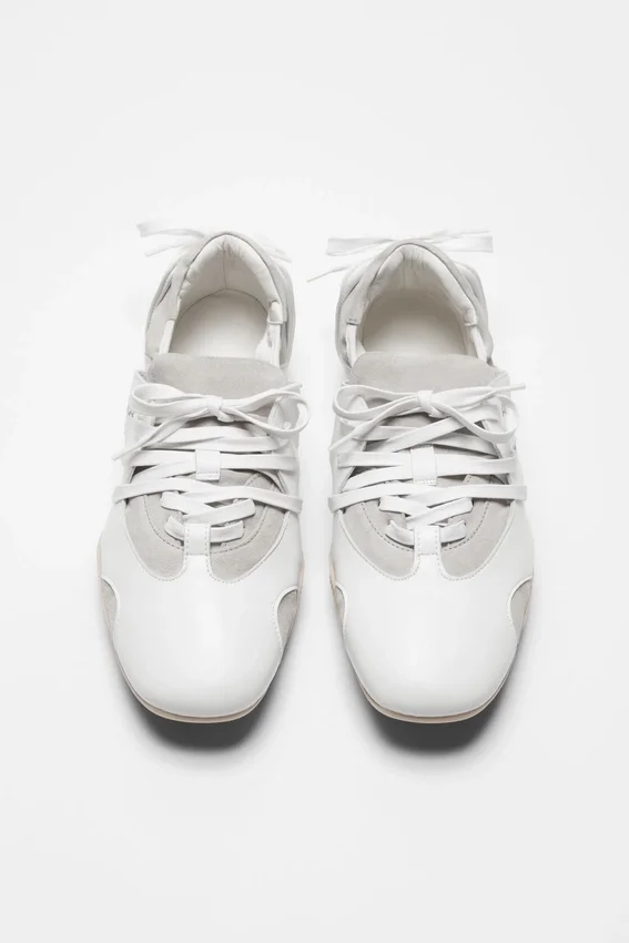 Leather lace-up shoes