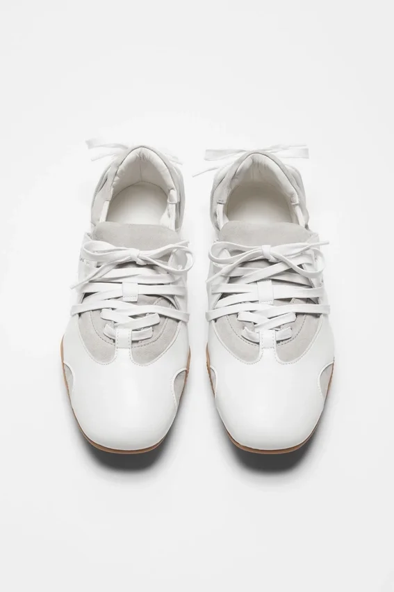 Leather lace-up shoes