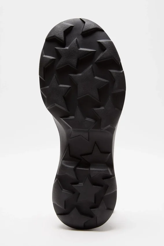 Leather lace-up shoes